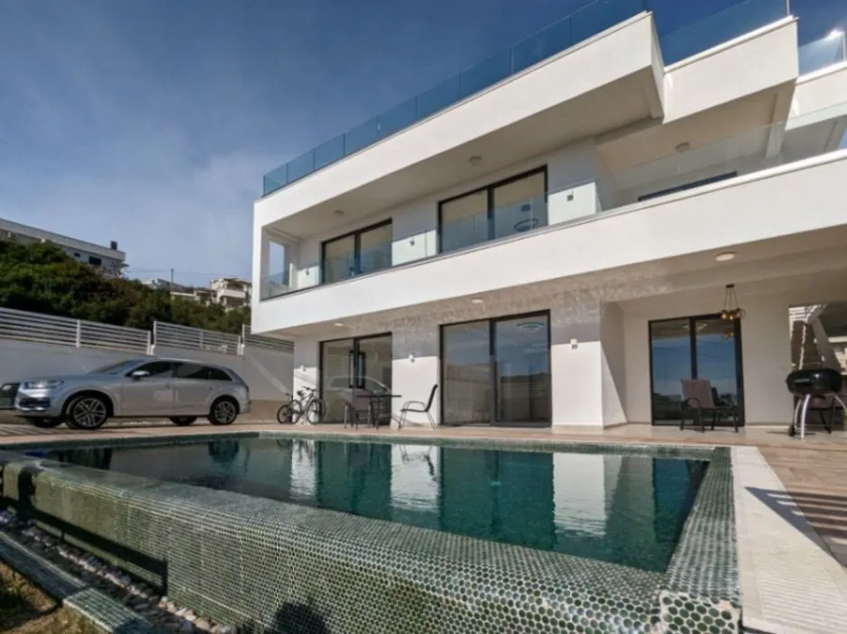 Sale, house, 365m², Utjeha, Bar