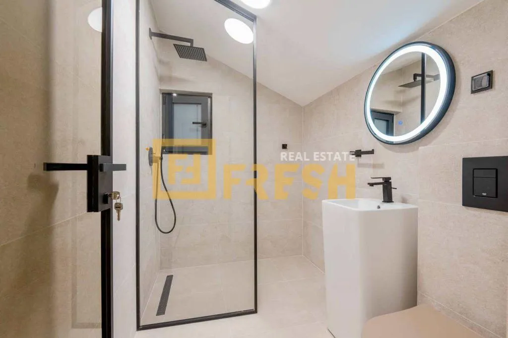 Sale, house, 240m², Budva, Crna Gora