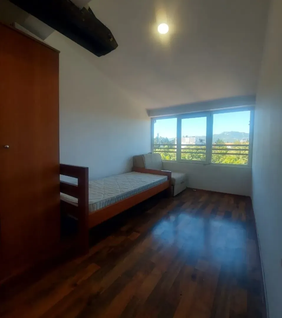 Izdavanje, trosoban stan, 86m², Centar, Nikšić