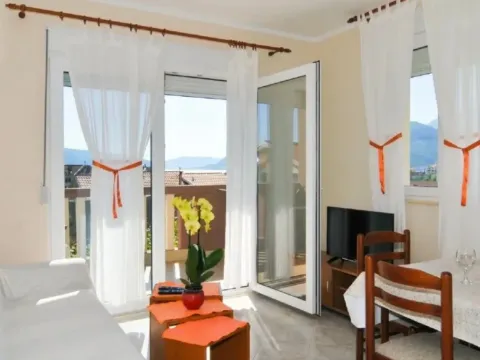 Izdavanje, jednosoban stan, 48m², Seljanovo, Tivat - image 2