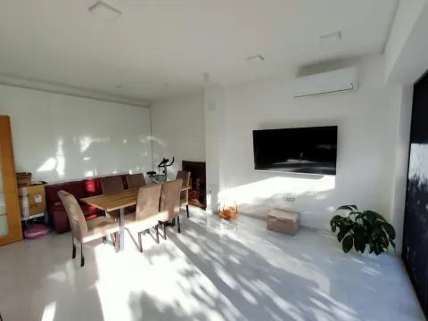 Izdavanje, kuća, 230m², Sremska Kamenica, Petrovaradin - image 34