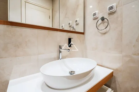 Prodaja, jednosoban stan, 71m², Luštica Bay, Tivat - image 17