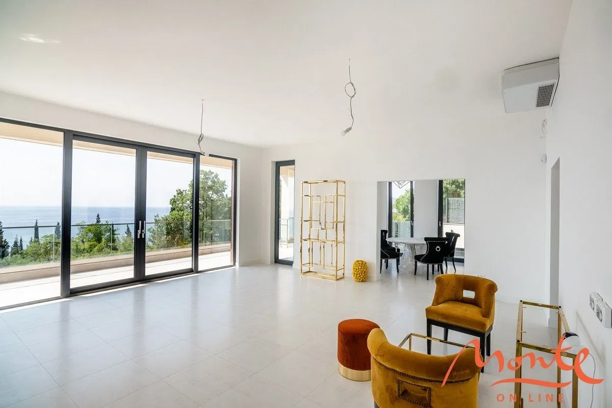 Sale, house, 632m², Reževići, Budva