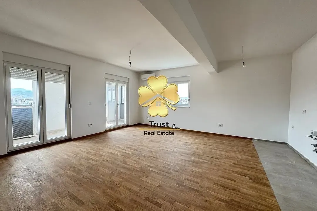 Prodaja, trosoban stan, 106m², Stari Aerodrom, Podgorica