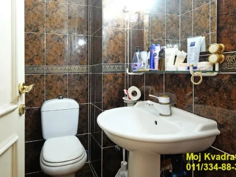 Prodaja, kuća, 250m², Brace Jerković, Voždovac Sve Podlokacije - image 12