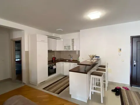 Rent, two bedroom apartment, 92m², Budva, Crna Gora - image 9