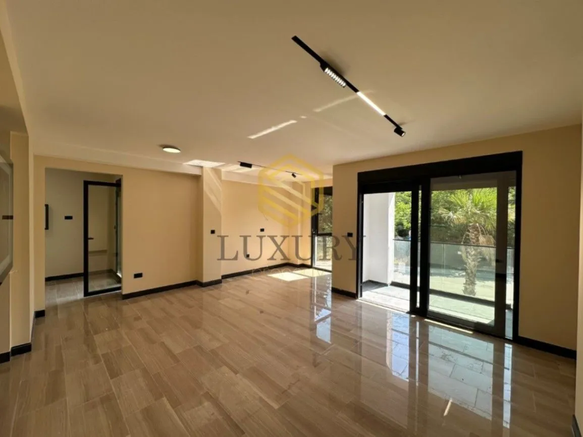 Izdavanje, trosoban stan, 111m², Zagorič, Podgorica