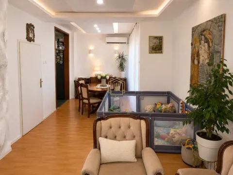 Prodaja, četvorosoban stan, 200m², Cemenca, Nikšić - image 12
