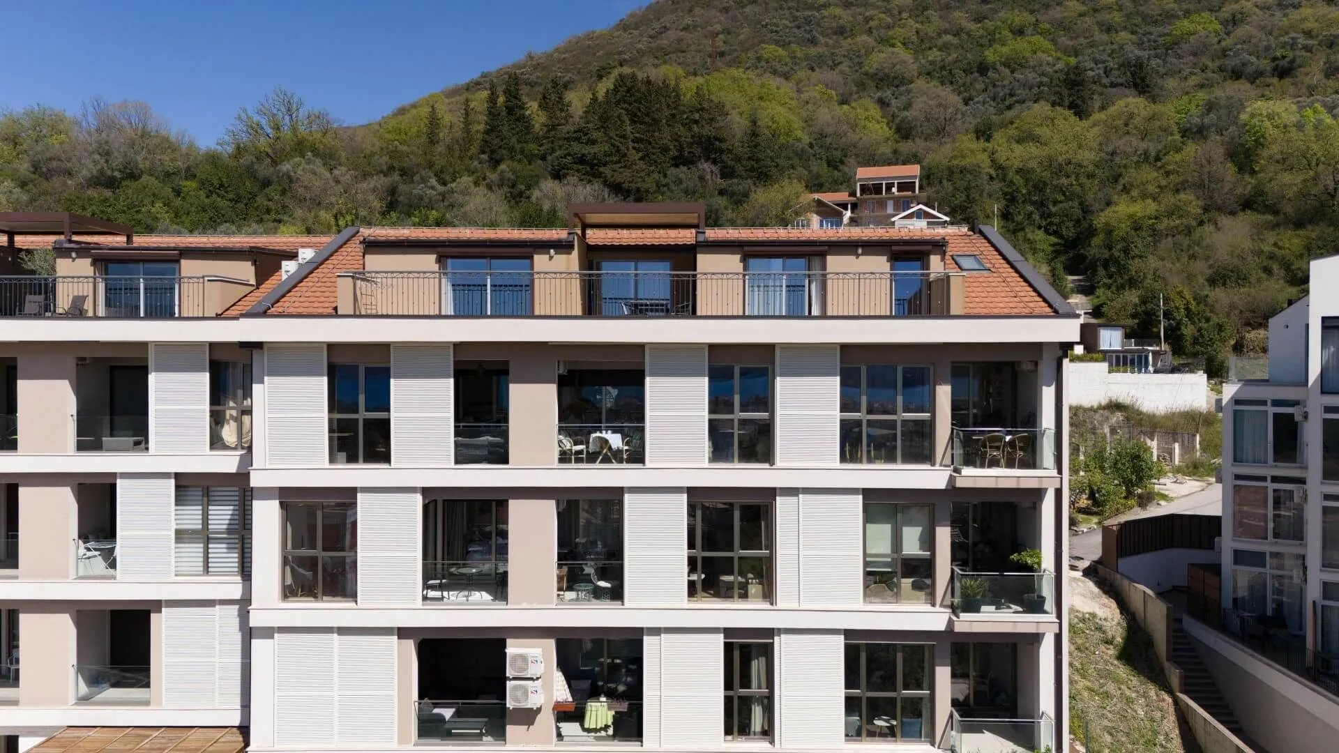 Prodaja, trosoban stan, 120m², Tivat, Crna Gora