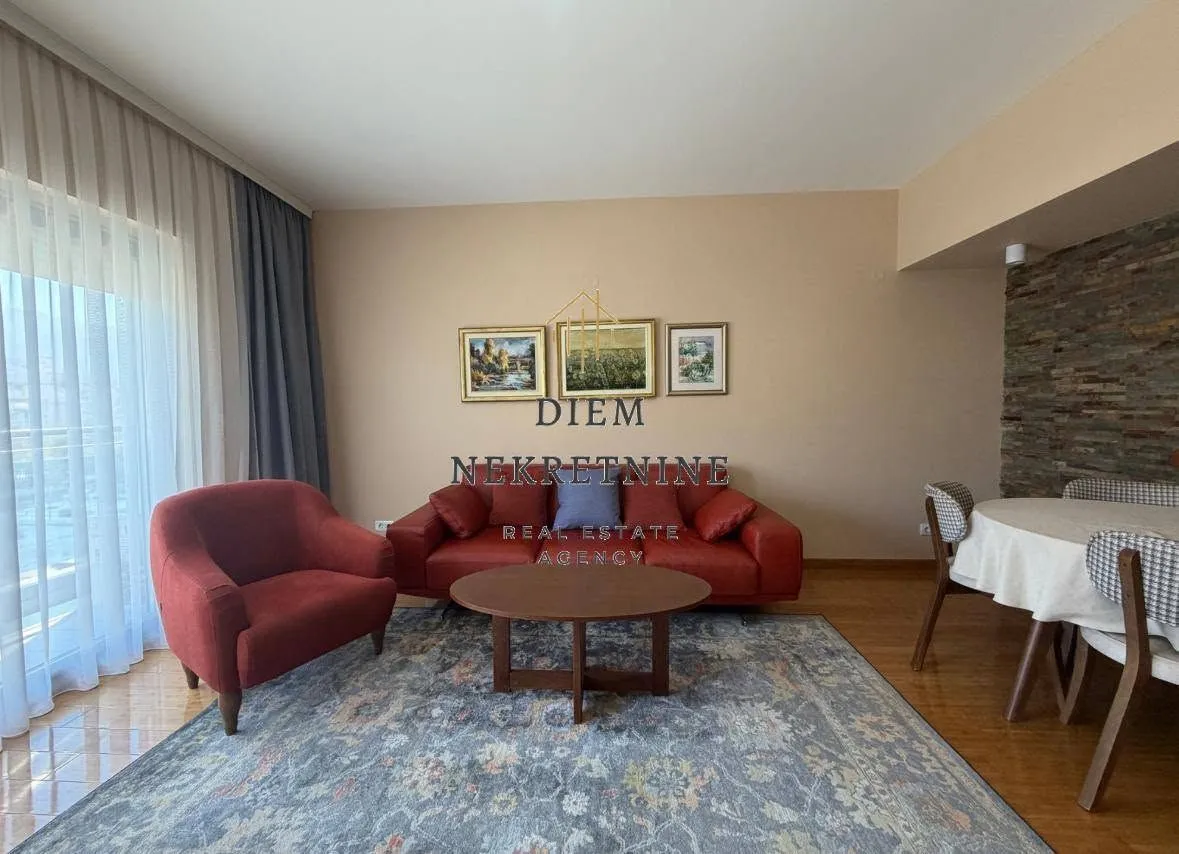 Prodaja, jednosoban stan, 65m², Centar, Bar