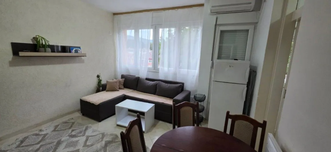 Izdavanje, jednosoban stan, 41m², Centar, Tivat