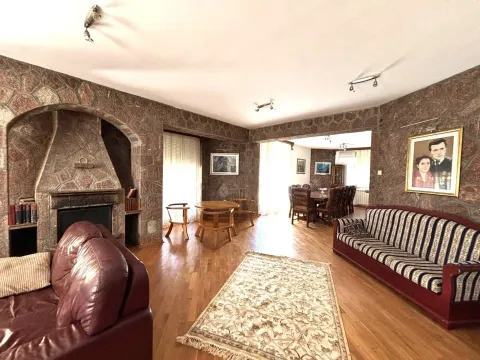 Rent, house, 300m², Zagorič, Podgorica - image 5