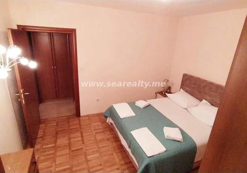 Sale, two bedroom apartment, 95m², Sveti Stefan, Budva