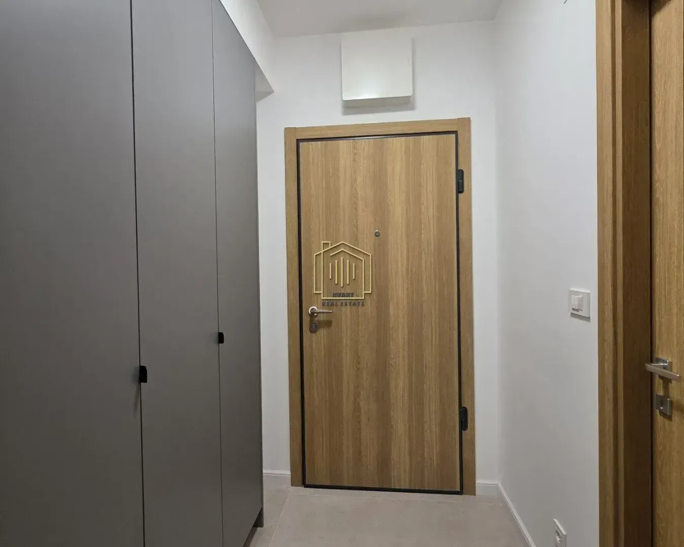 Izdavanje, jednosoban stan, 600m², New City, Podgorica