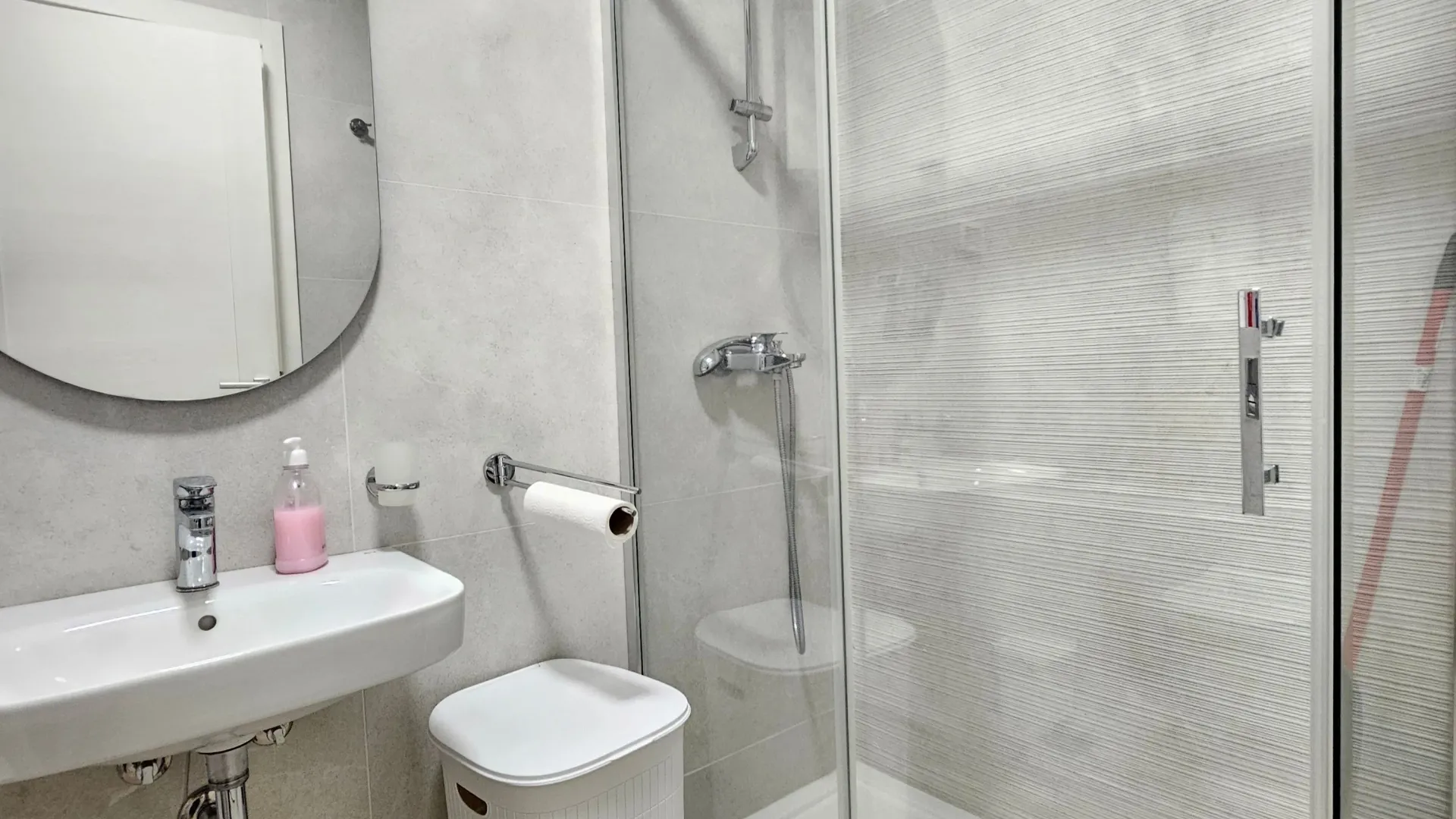 Izdavanje, jednosoban stan, 42m², Pobrežje, Podgorica
