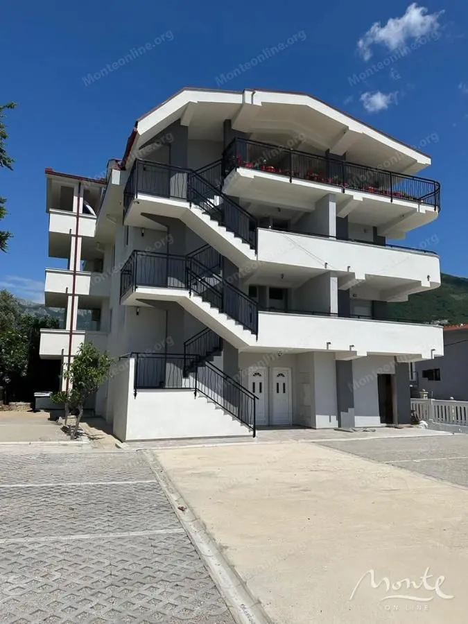 Sale, two bedroom apartment, 177m², Šušanj, Bar