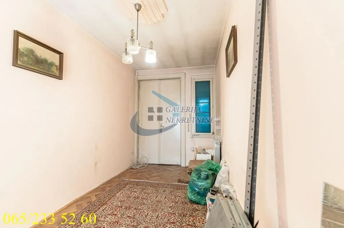 Prodaja, trosoban stan, 77m², Stari Grad, Beograd