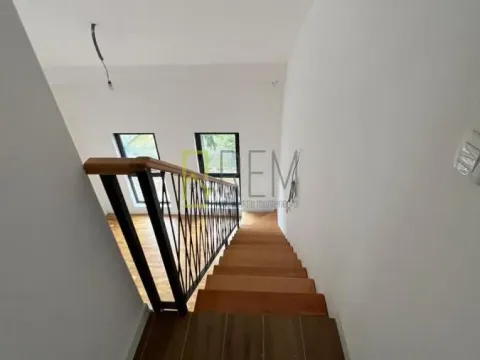 Sale, two bedroom apartment, 61m², Kolašin, Crna Gora - image 9
