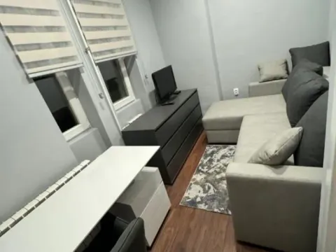 Izdavanje, trosoban stan, 91m², Stari grad, Novi Sad - image 8