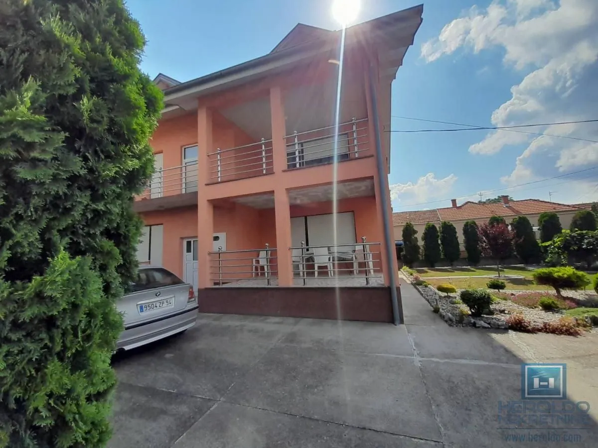 Sale, house, 180m², Centar, Ćuprija