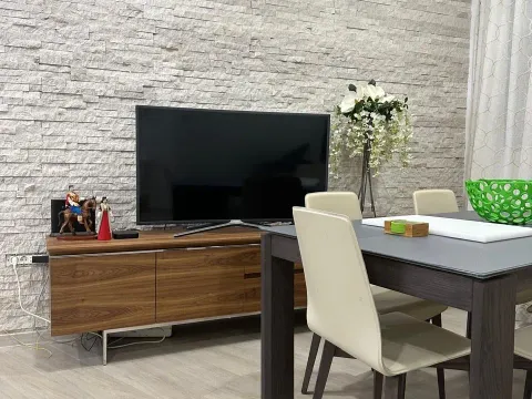 Izdavanje, jednosoban stan, 54m², Risan, Kotor - image 3