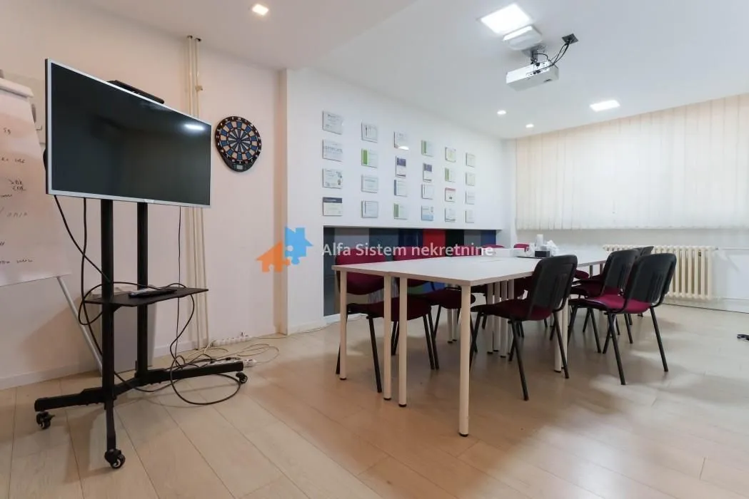 Izdavanje, poslovni prostor, 137m², Novi Beograd Sve Podlokacije, Beograd