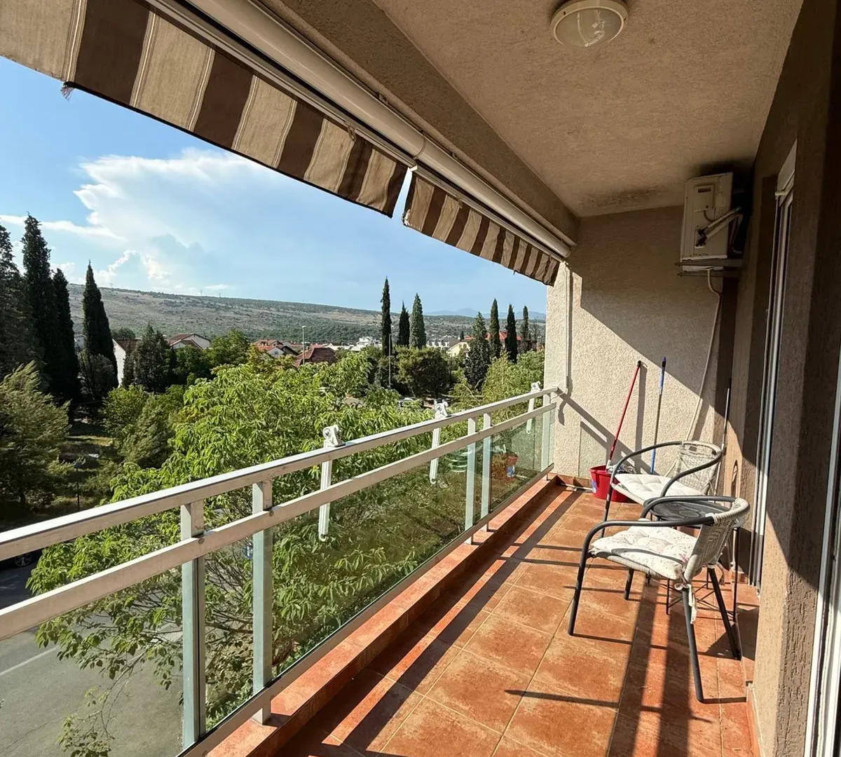 Izdavanje, dvosoban stan, 74m², Blok 9, Podgorica