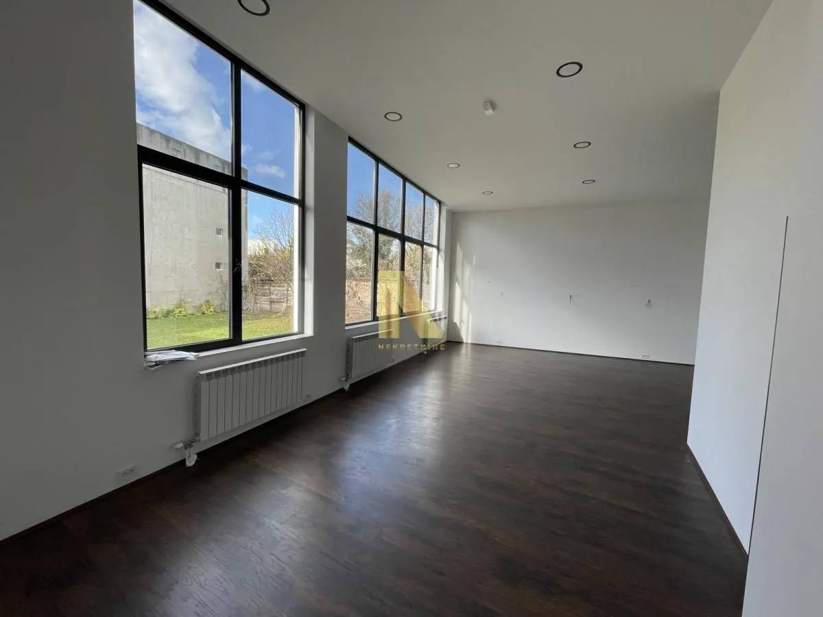 Rent, office space, 128m², Centar, Novi Sad