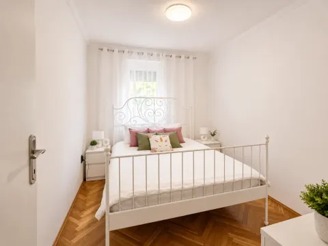 Rent, two bedroom apartment, 52m², Dubovica, Budva - image 10