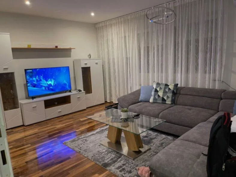 Izdavanje, stan, 54m², Novi Sad, Srbija