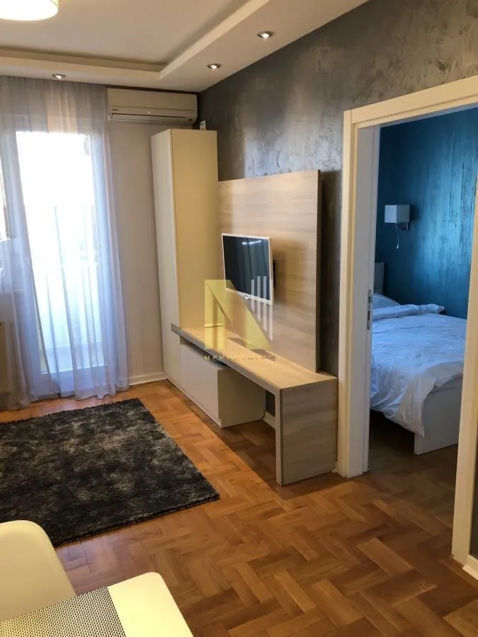 Izdavanje, dvosoban stan, 40m², Grbavica, Novi Sad Sve Podlokacije