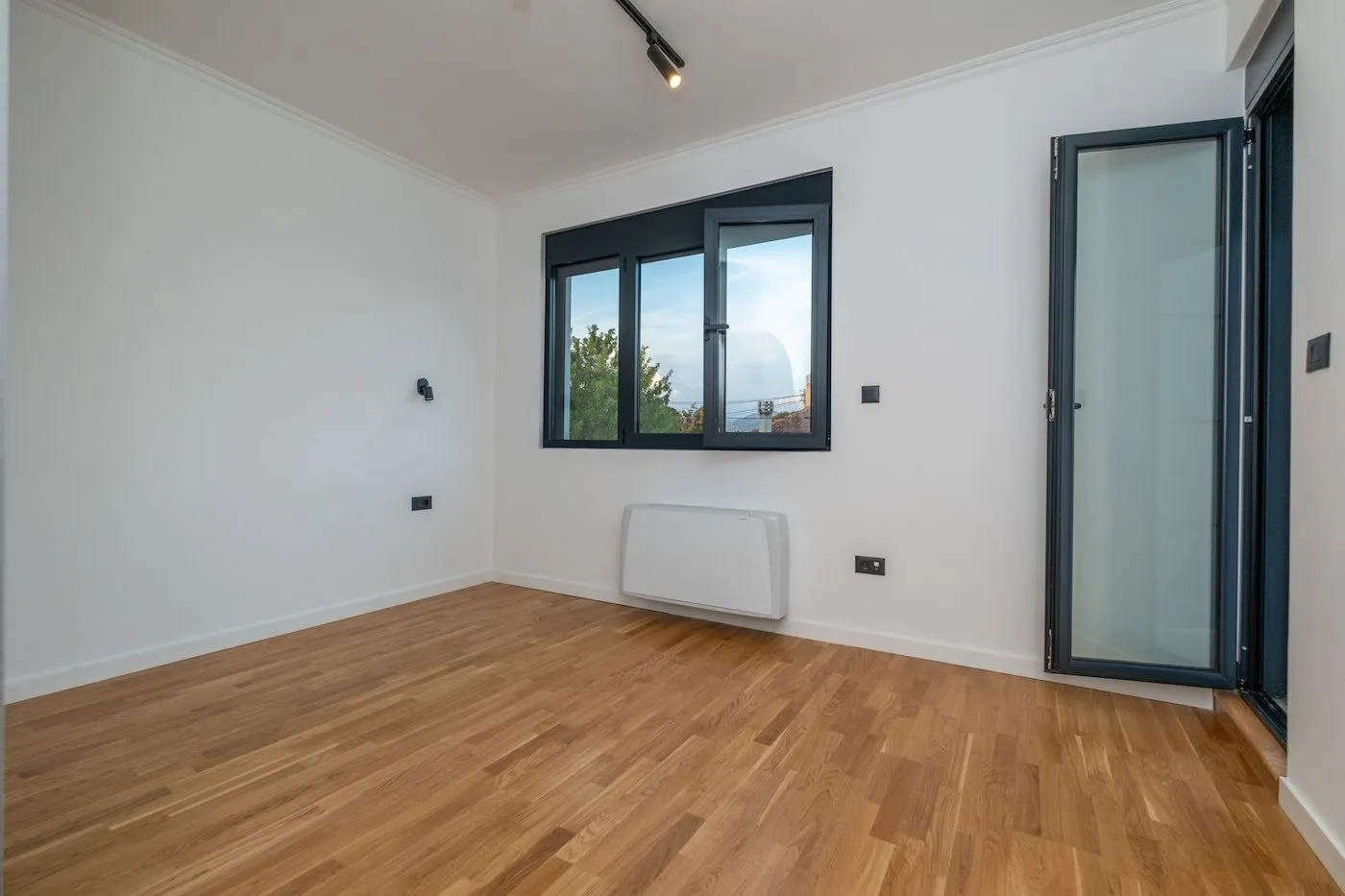 Izdavanje, kuća, 182m², Donja Gorica, Podgorica
