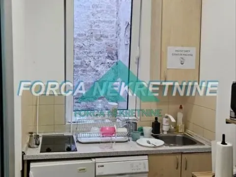 Izdavanje, poslovni prostor, 130m², Stari Grad, Beograd - image 11