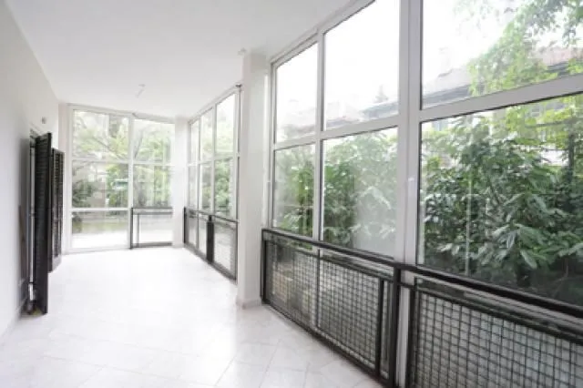 Izdavanje, kuća, 550m², Autokomanda, Voždovac Sve Podlokacije