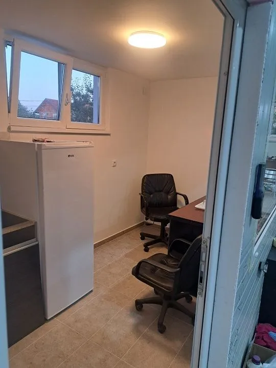 Izdavanje, poslovni prostor, 150m², Ovča, Palilula Sve Podlokacije