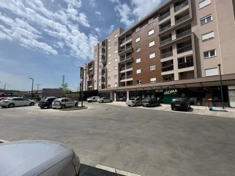 Sale, office space, 99m², Stari Aerodrom, Podgorica - image 1