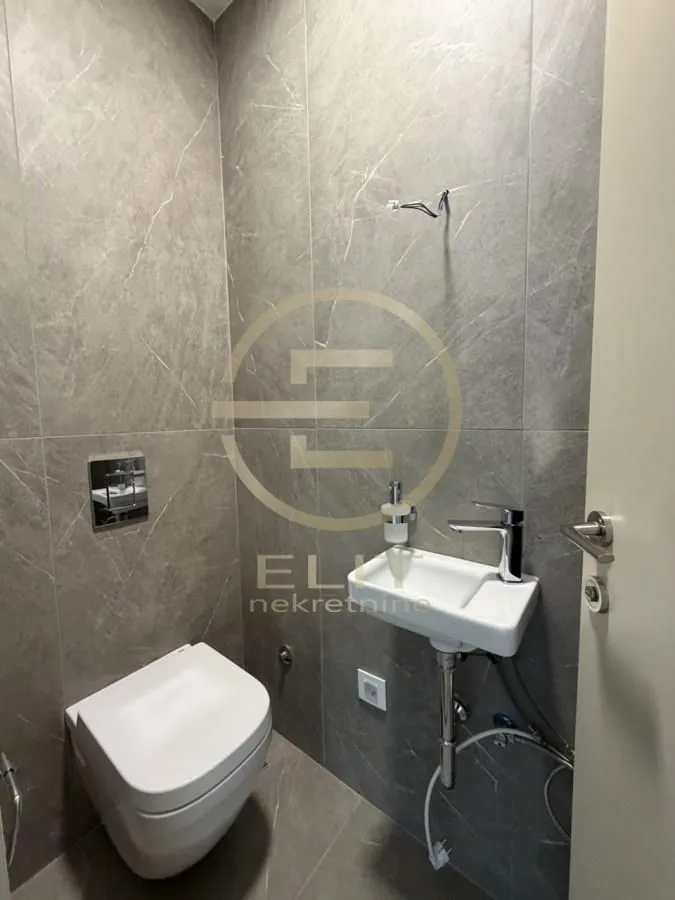 Prodaja, stan, 81m², Salajka, Novi Sad Sve Podlokacije