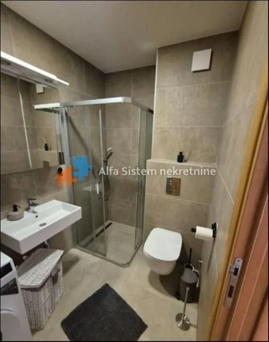 Rent, two bedroom apartment, 50m², Južni Bulevar, Vračar Sve Podlokacije
