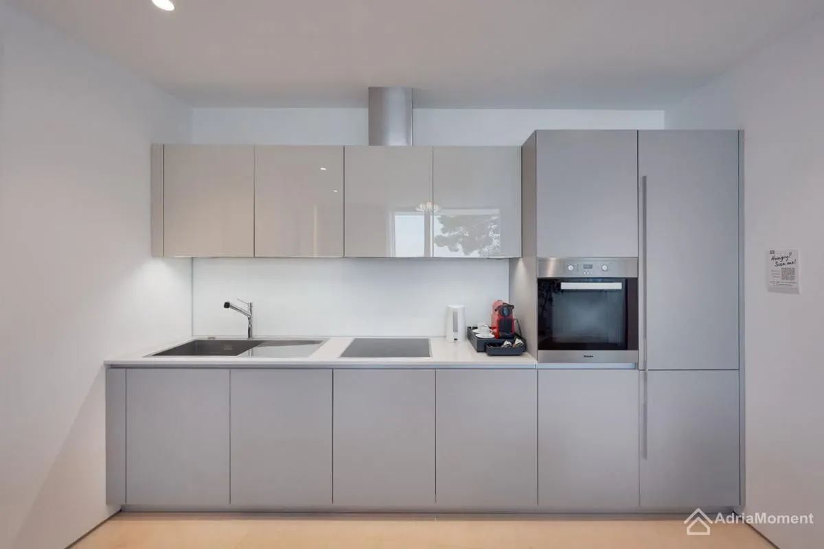 Prodaja, dvosoban stan, 125m², Centar, Budva
