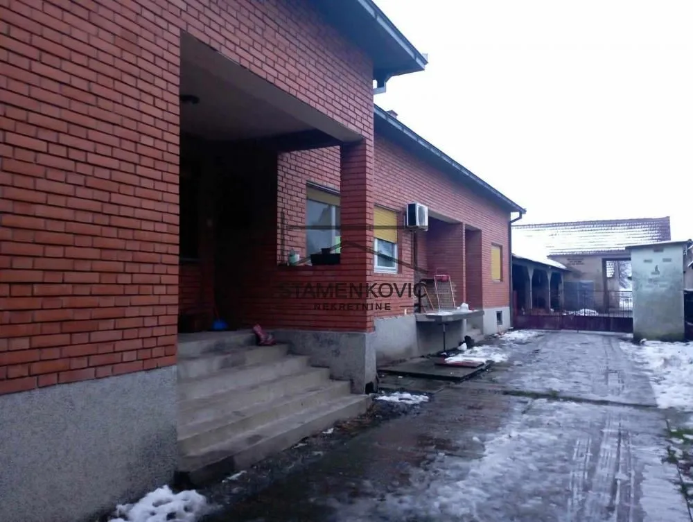 Prodaja, kuća, 187m², Sremska Mitrovica, Srbija