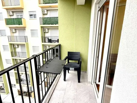 Rent, one bedroom apartment, 45m², Pobrežje, Podgorica - image 11