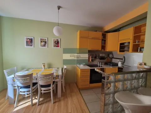 Izdavanje, trosoban stan, 73m², Centar, Jagodina - image 9