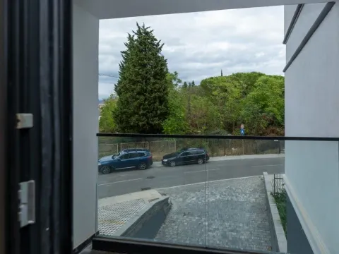 Rent, three bedroom apartment, 110m², Podgorica, Crna Gora - image 13