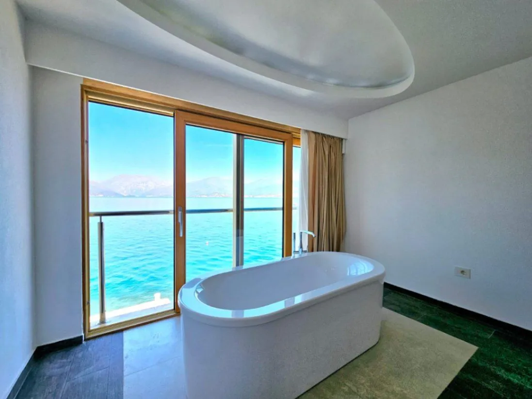 Prodaja, kuća, 250m², Krašići, Tivat