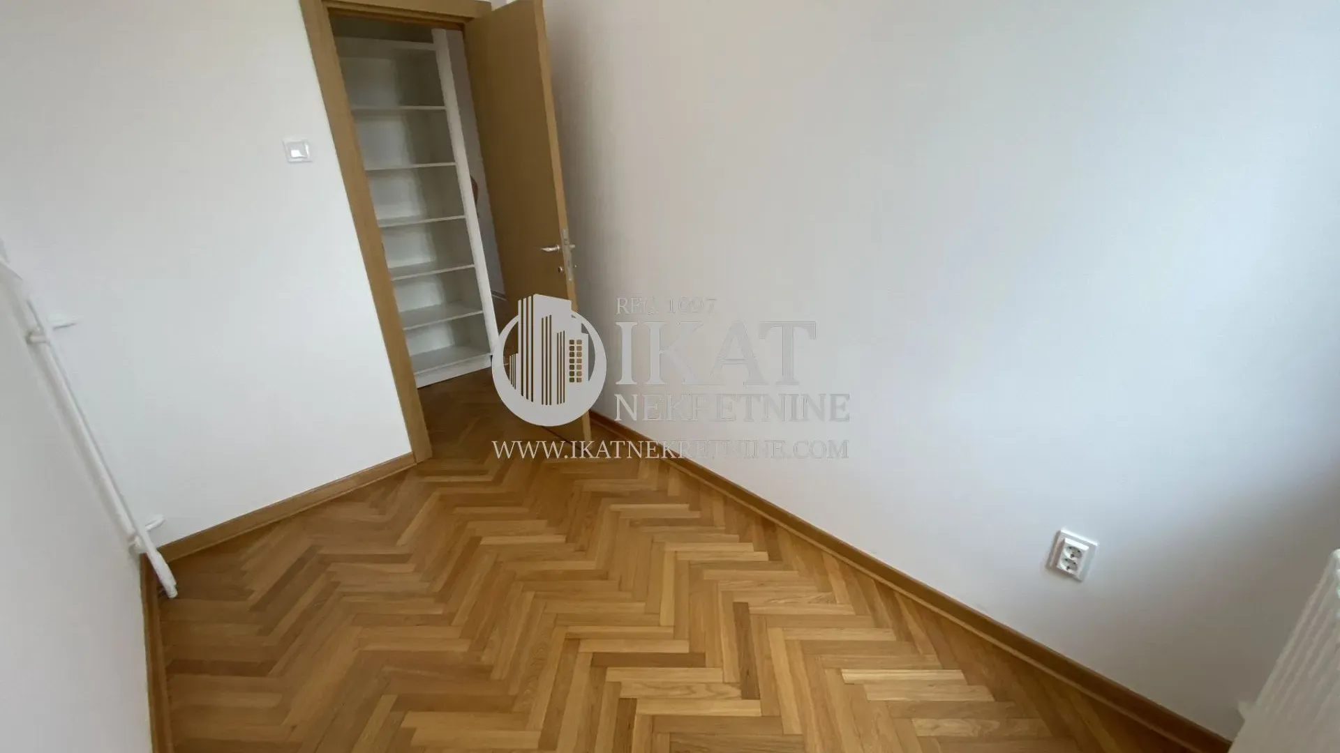 Rent, four bedroom apartment, 105m², Slavija, Vračar Sve Podlokacije