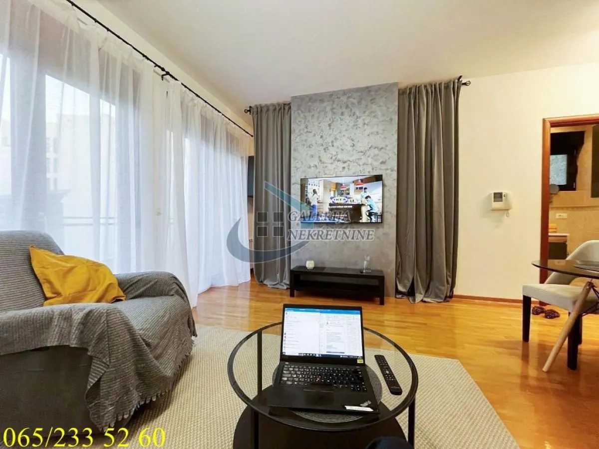 Prodaja, jednosoban stan, 37m², Vračar Hram, Vračar Sve Podlokacije