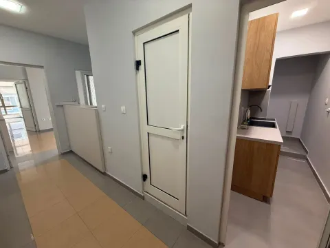 Rent, office space, 87m², Centar, Podgorica - image 10
