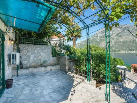 Prodaja, kuća, 300m², Stoliv, Kotor - image 15