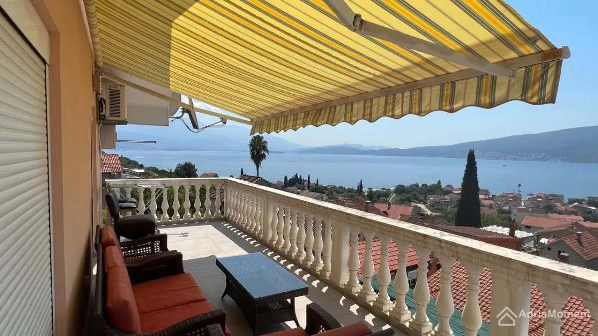 Sale, house, 178m², Baošići, Herceg Novi