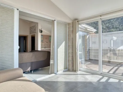 Sale, two bedroom apartment, 75m², Budva, Crna Gora - image 25